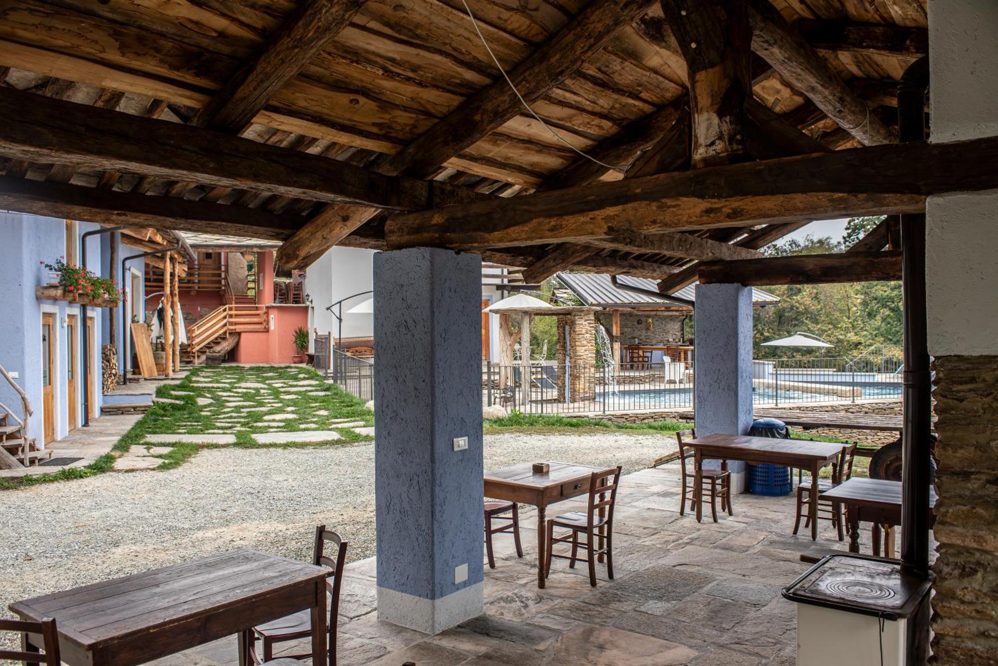 Agribenessere Agli Abatti Barge Екстериор снимка